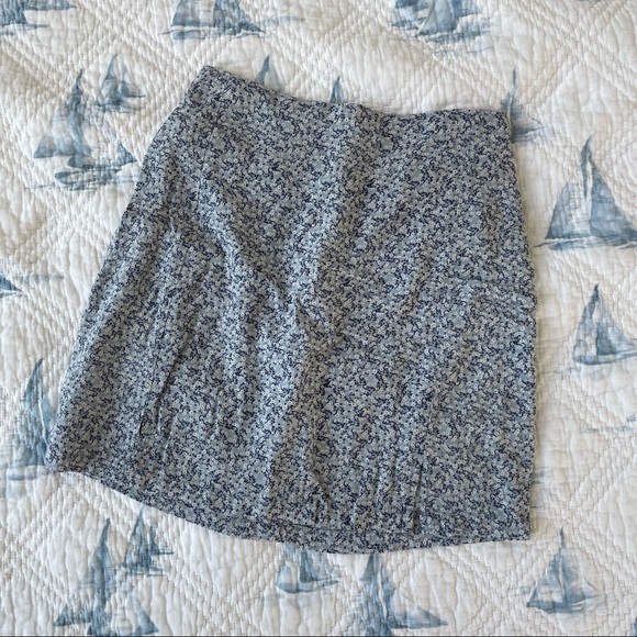 Brandy Melville Dresses & Skirts - LAST CHANCE-AUG 22: 
brandy melville floral skirt